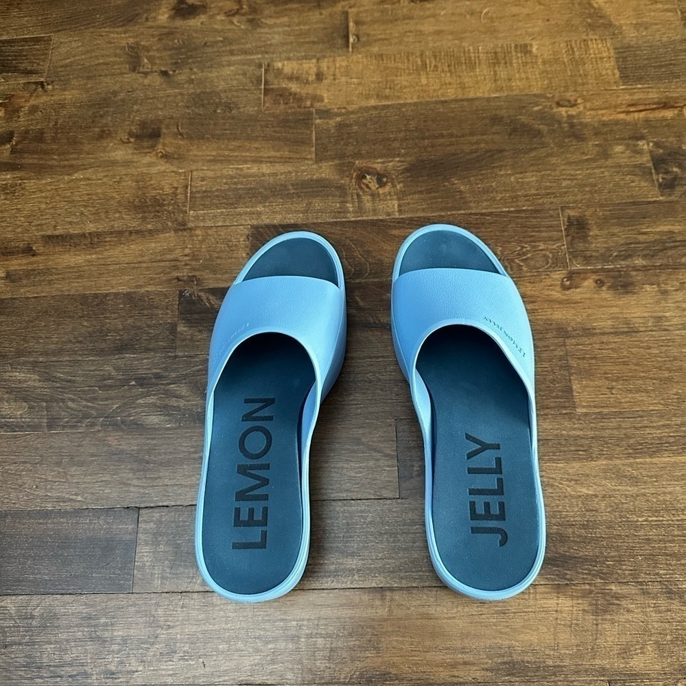 Lemon Jelly powder blue platform cushioned slide sandals, size 39